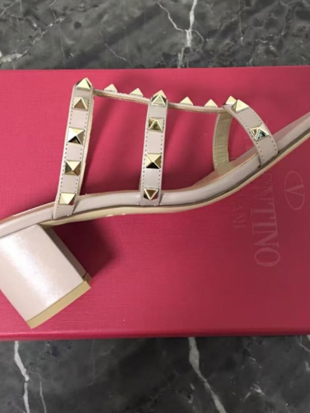 Valentino Pale Pink Lambskin Gold Rockstud Cage Slip-On Low Heel Sandals - Picture 8 of 8